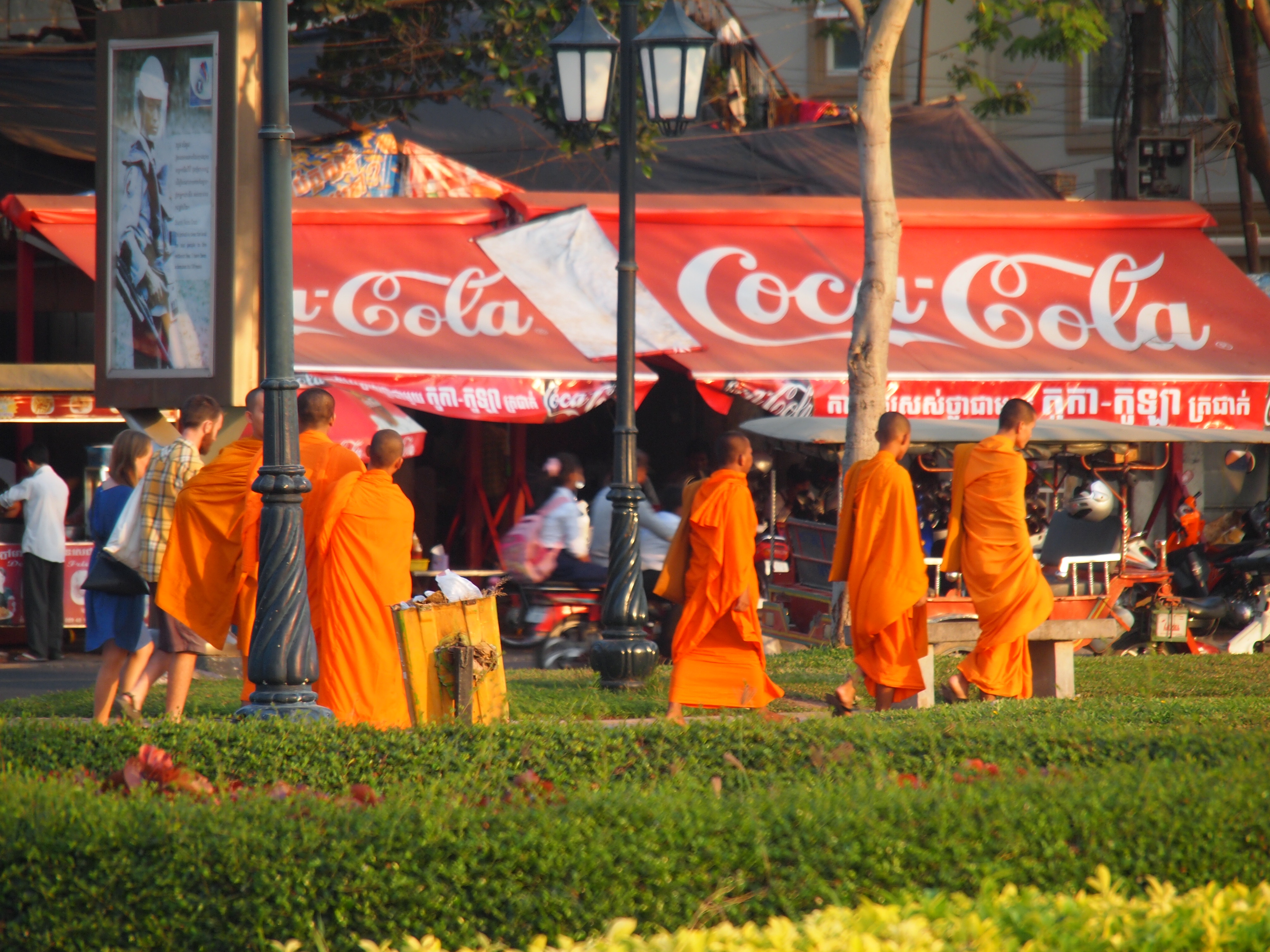 OLYMPUS DIGITAL CAMERA